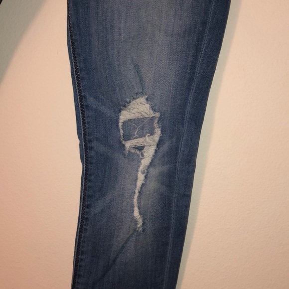 Distressed Skinny Jeans - Picture 5 of 6
